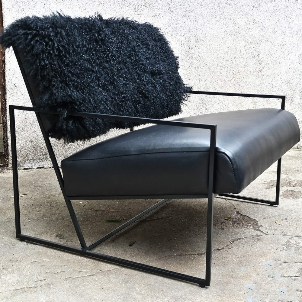 Barracuda Lounge Chair with Faux Fur